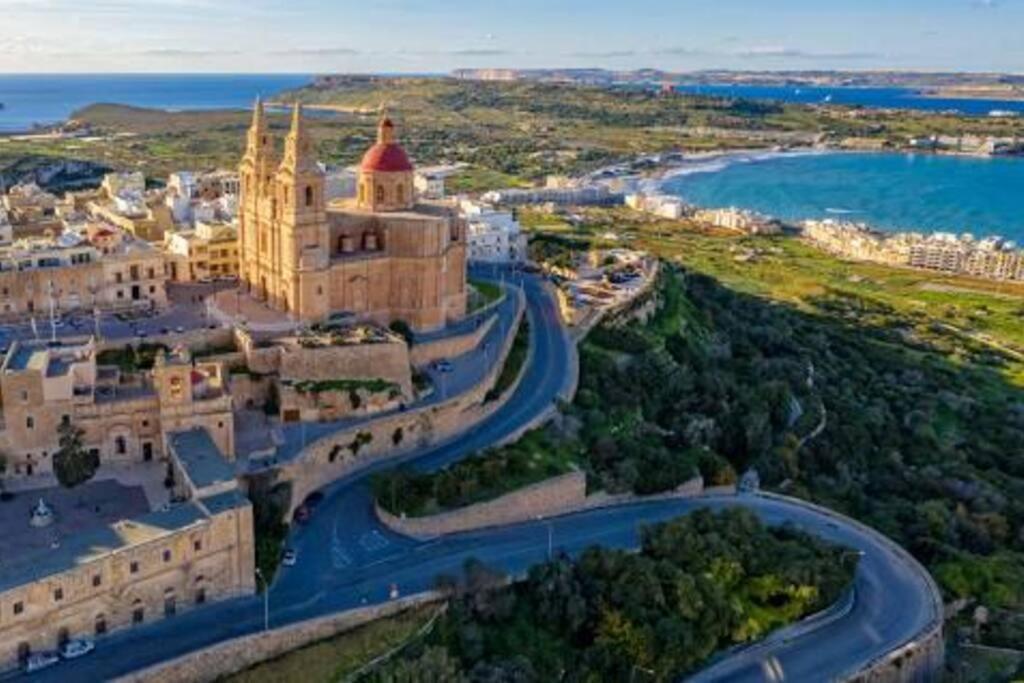 Seaside Serenity - A Lovely Apartment With Views Mellieħa Εξωτερικό φωτογραφία
